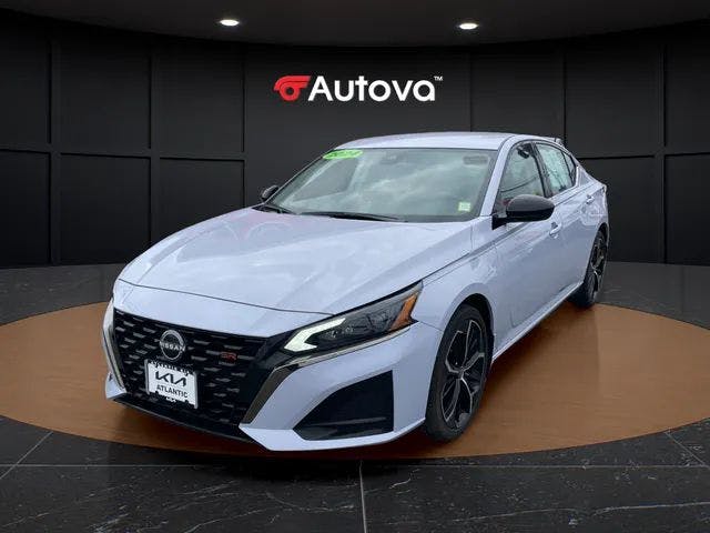 2024 Nissan Altima 2.5 SR (16621) Main Image