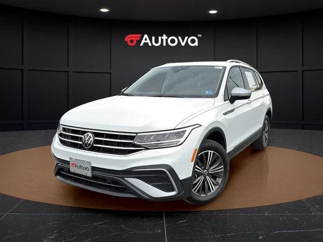 2024 Volkswagen Tiguan 2.0T Wolfsburg Edition (16528) Main Image