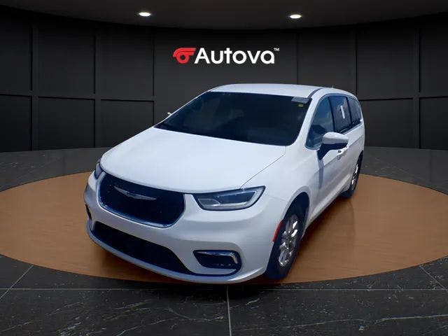 2023 Chrysler Pacifica Touring L (16744) Main Image