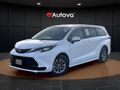 2024 Toyota Sienna LE 