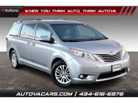 2017 Toyota Sienna XLE 