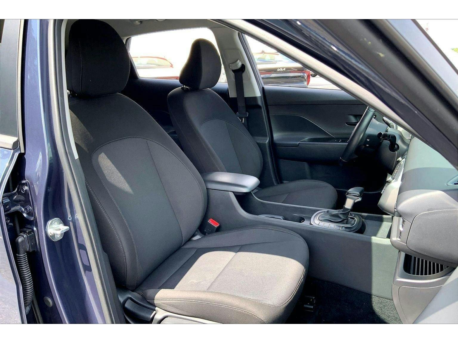 2025 Hyundai KONA SEL (K66531) Photo 6
