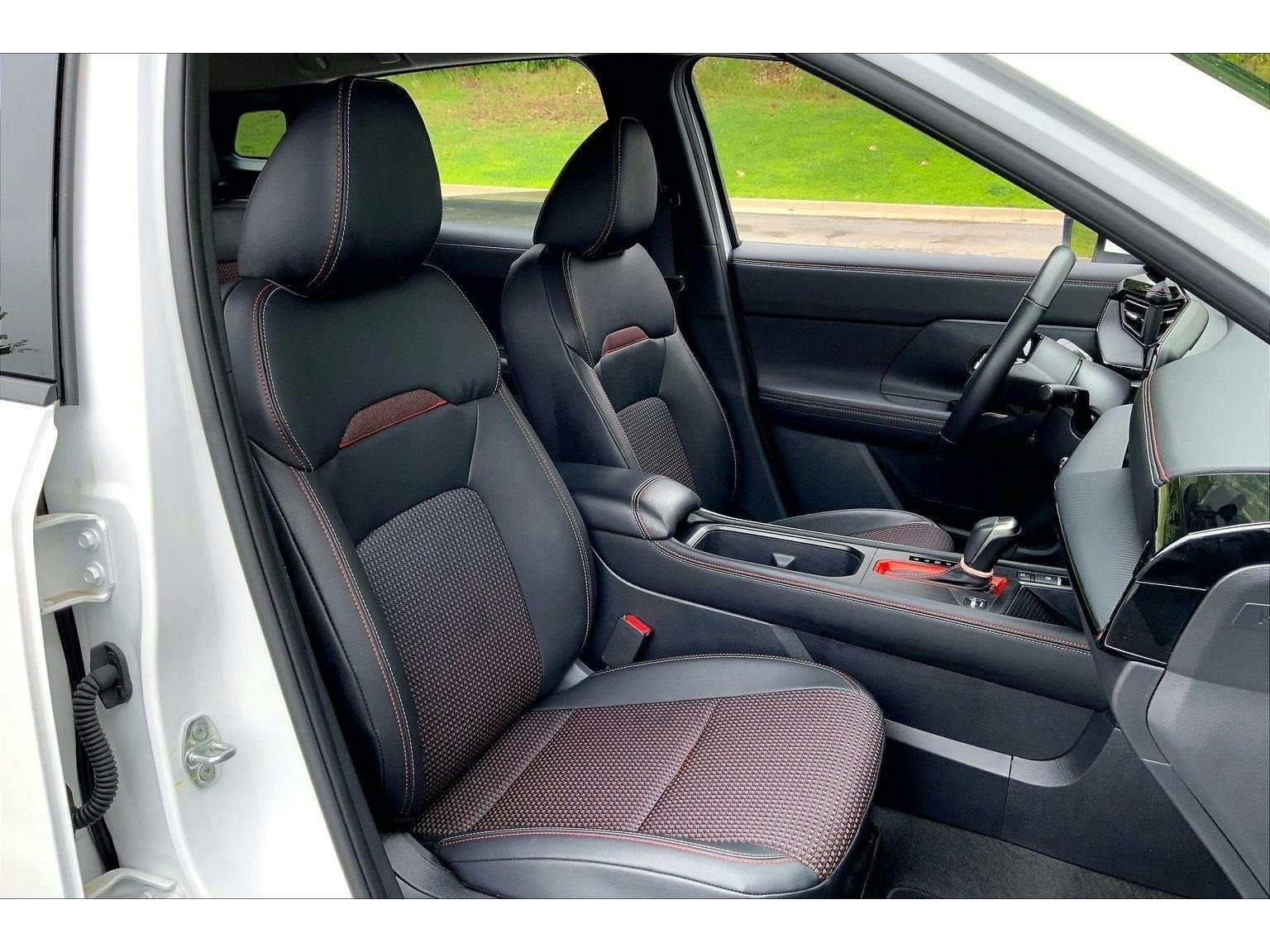2025 Nissan Kicks SR (K8623611) Photo 6