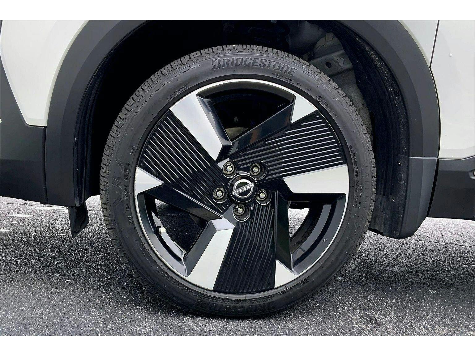2025 Nissan Kicks SR (K8623611) Photo 8