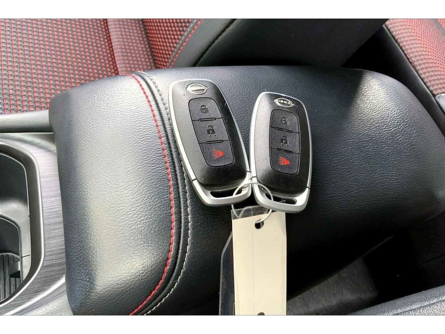2025 Nissan Kicks SR (K8623611) Photo 11