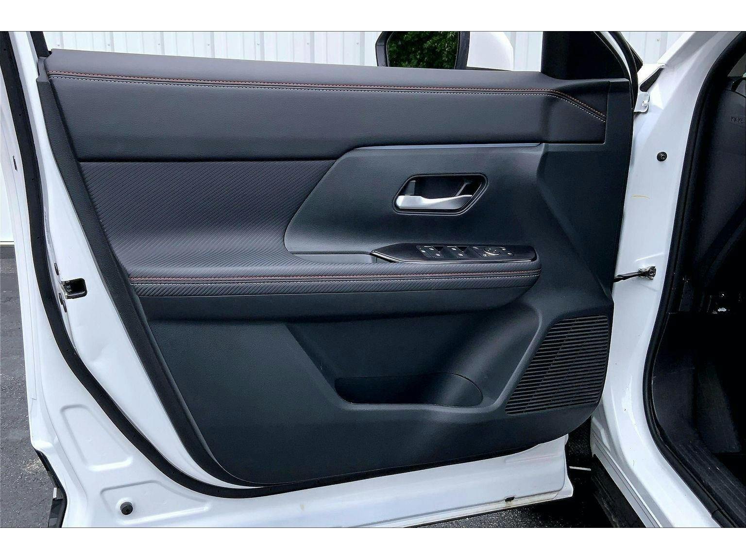 2025 Nissan Kicks SR (K8623611) Photo 20