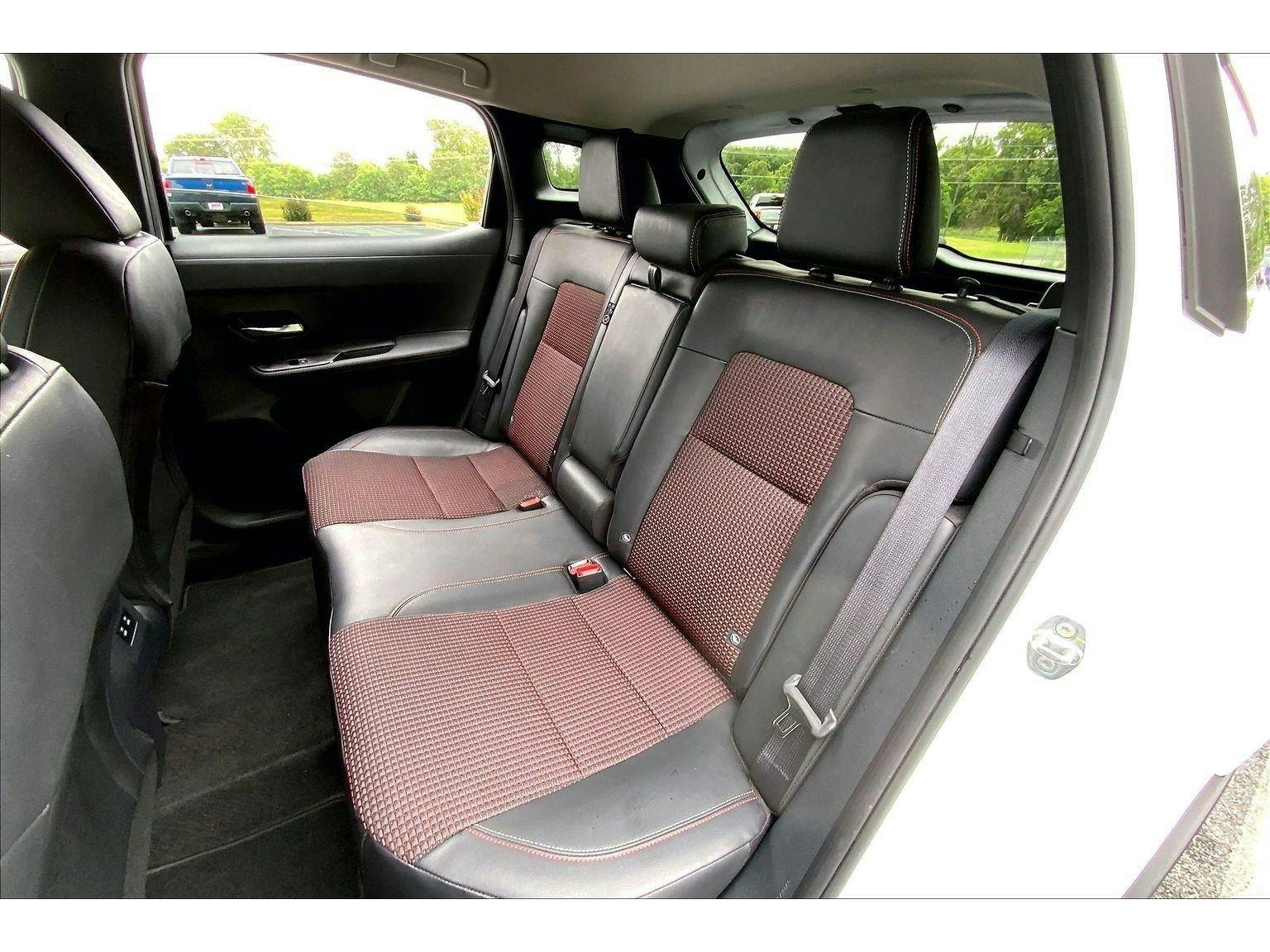 2025 Nissan Kicks SR (K8623611) Photo 23