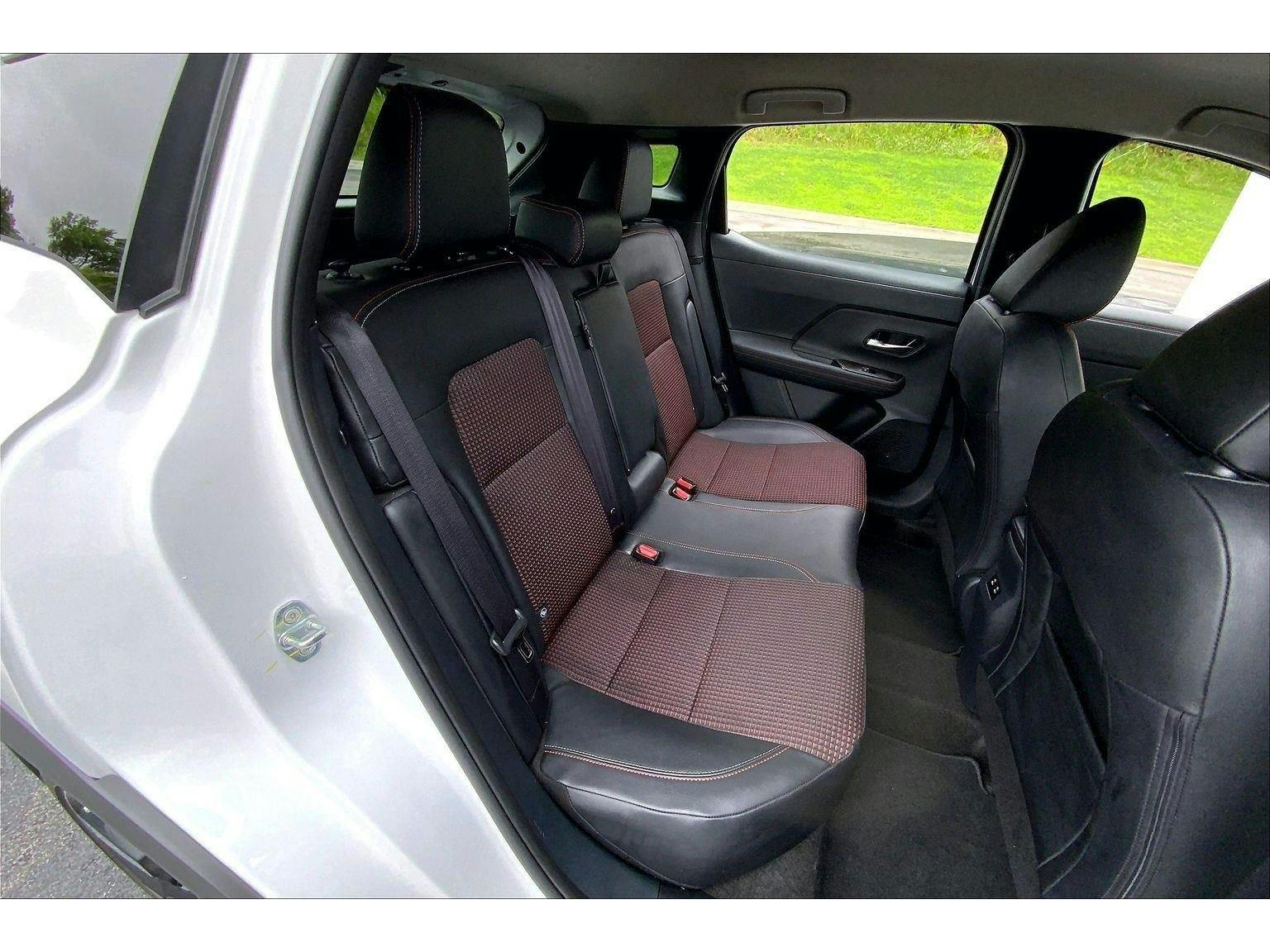 2025 Nissan Kicks SR (K8623611) Photo 24